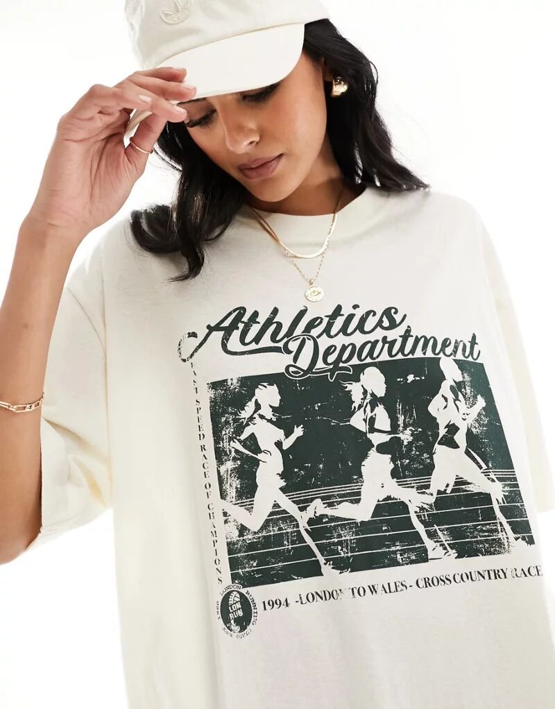 Текстурированная кремовая футболка бойфренда ASOS с изображением отдела легкой атлетики